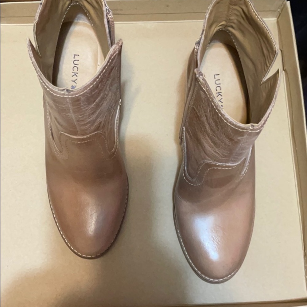 Women brown boots